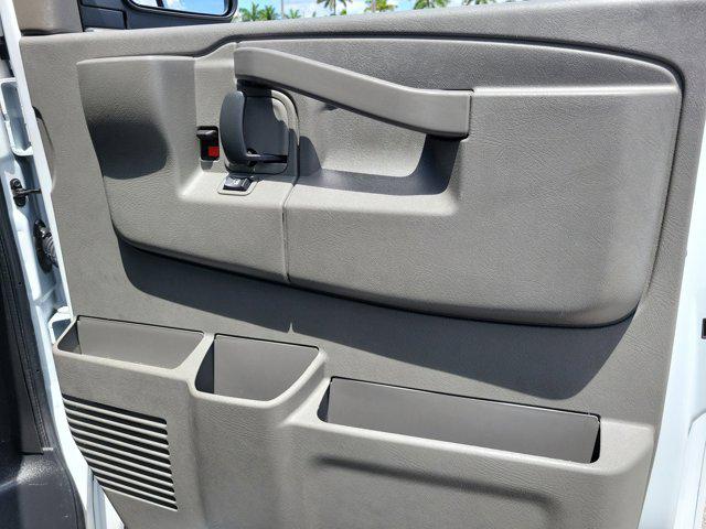 2023 Chevrolet Express Passenger RWD 3500 Extended Wheelbase LT