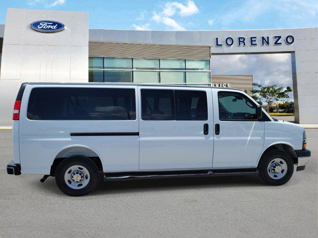 2025 Chevrolet Express Passenger RWD 3500 Extended Wheelbase LT