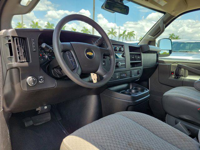 2025 Chevrolet Express Passenger RWD 3500 Extended Wheelbase LT