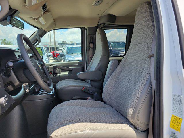 2025 Chevrolet Express Passenger RWD 3500 Extended Wheelbase LT