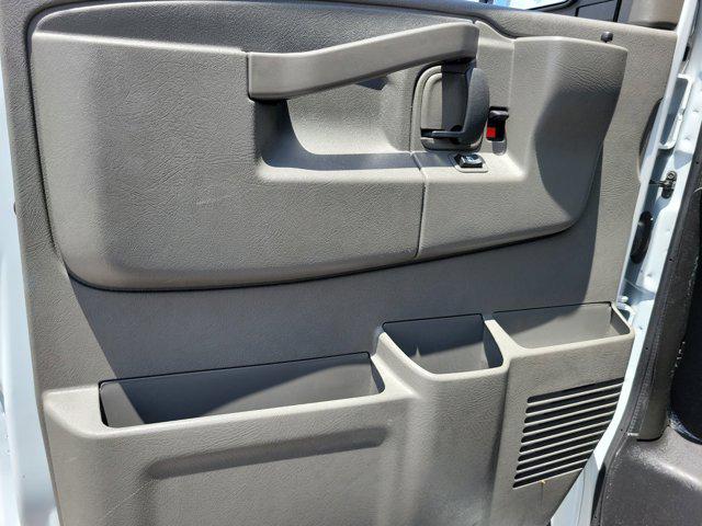 2025 Chevrolet Express Passenger RWD 3500 Extended Wheelbase LT