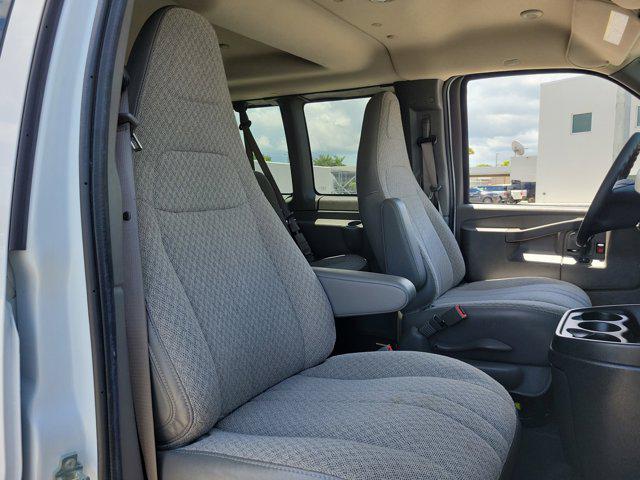 2025 Chevrolet Express Passenger RWD 3500 Extended Wheelbase LT