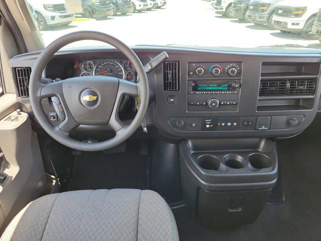 2025 Chevrolet Express Passenger RWD 3500 Extended Wheelbase LT