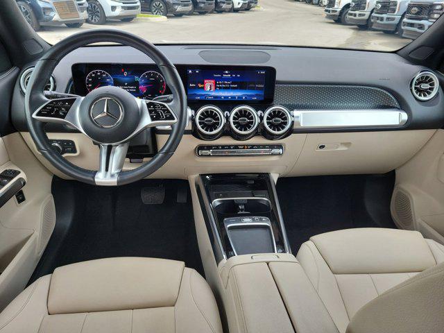 2025 Mercedes-Benz GLB Base