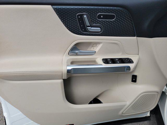2025 Mercedes-Benz GLB Base