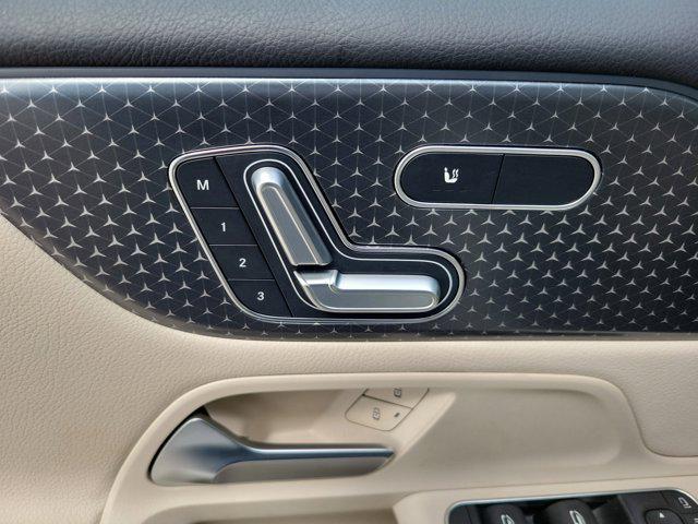 2025 Mercedes-Benz GLB Base