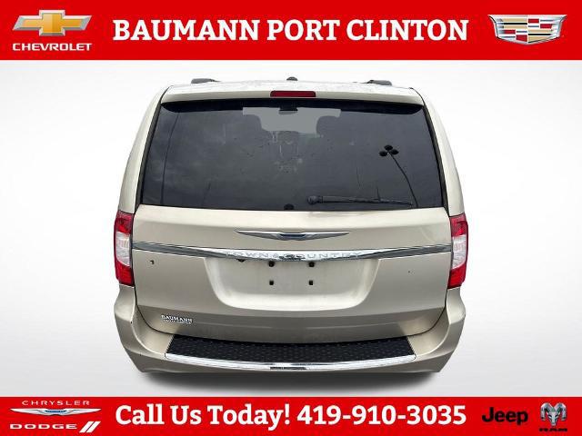 2013 Chrysler Town & Country Touring