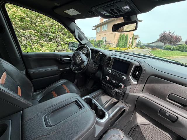 2022 GMC Sierra 1500 Limited 4WD Crew Cab Short Box AT4