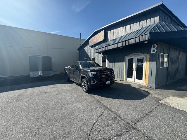 2022 GMC Sierra 1500 Limited 4WD Crew Cab Short Box AT4