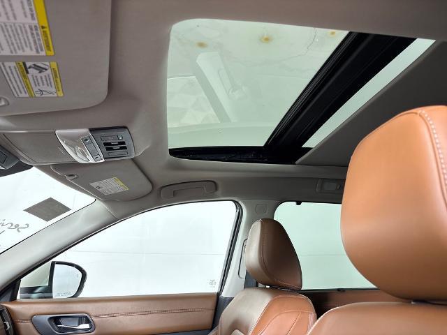 2023 Nissan Pathfinder Platinum FWD