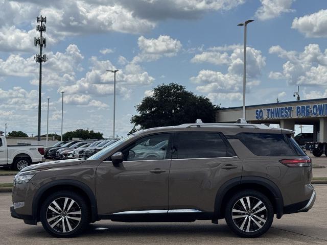 2023 Nissan Pathfinder Platinum FWD