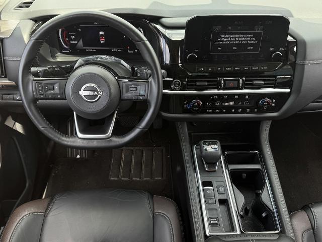 2023 Nissan Pathfinder Platinum FWD