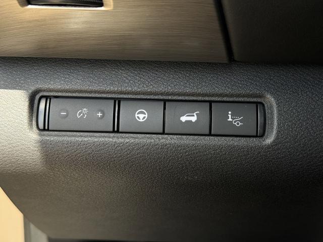 2023 Nissan Pathfinder Platinum FWD
