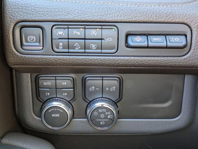 2022 GMC Yukon 4WD Denali