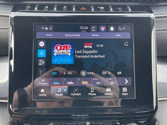 2023 Jeep Grand Cherokee L Laredo 4x4