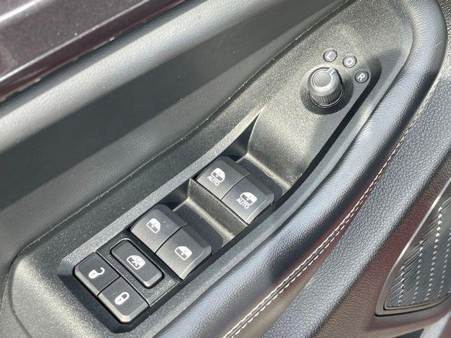2023 Jeep Grand Cherokee L Laredo 4x4