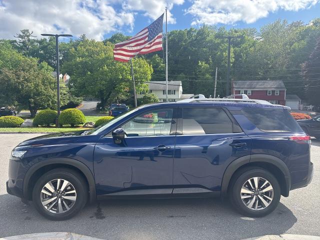 2022 Nissan Pathfinder SL 4WD