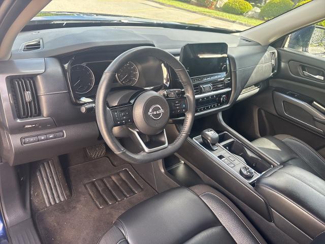 2022 Nissan Pathfinder SL 4WD