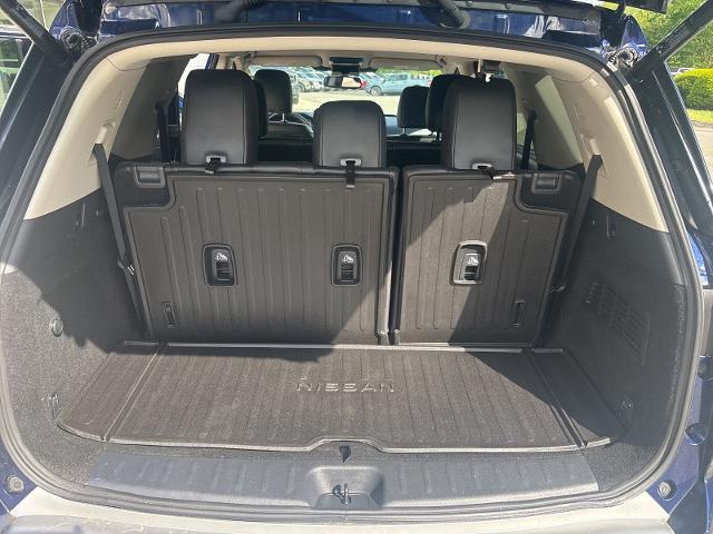 2022 Nissan Pathfinder SL 4WD