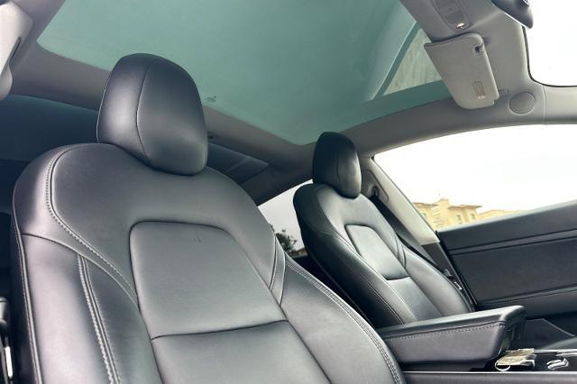 2020 Tesla Model 3 Standard Range Rear-Wheel Drive
