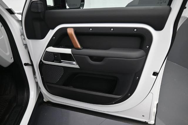 2024 Land Rover Defender 110 P400 S