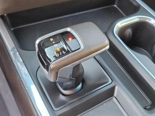 2024 GMC Sierra 1500 4WD Crew Cab Standard Box SLT