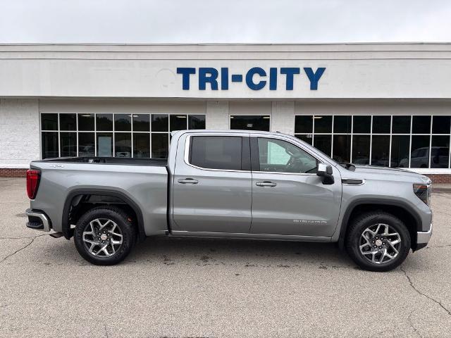 2023 GMC Sierra 1500 4WD Crew Cab Short Box SLE