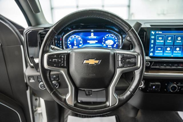 2022 Chevrolet Silverado 1500 4WD Crew Cab Standard Bed LT