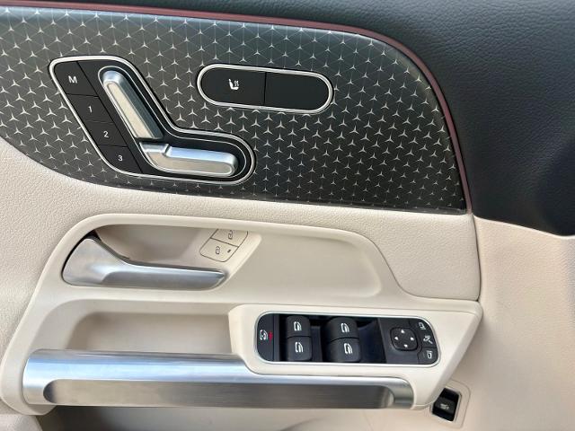2025 Mercedes-Benz GLB Base