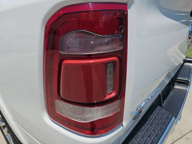 2023 Ram 1500 Limited Crew Cab 4x4 5'7" Box