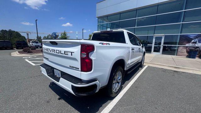 2021 Chevrolet Silverado 1500 4WD Crew Cab Short Bed Custom