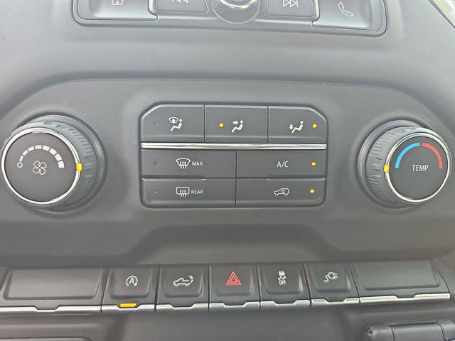 2021 Chevrolet Silverado 1500 4WD Crew Cab Short Bed Custom