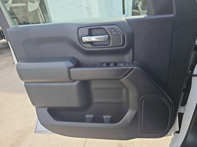 2021 Chevrolet Silverado 1500 4WD Crew Cab Short Bed Custom