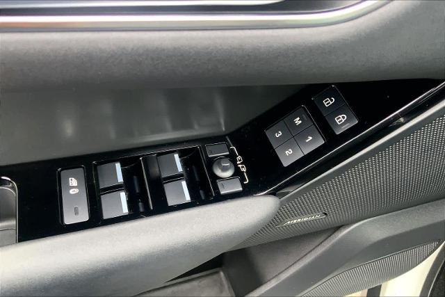2025 Land Rover Range Rover Velar P250 Dynamic SE