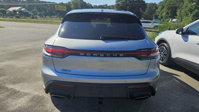 2023 Porsche Macan Base