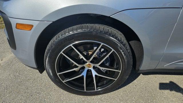 2023 Porsche Macan Base