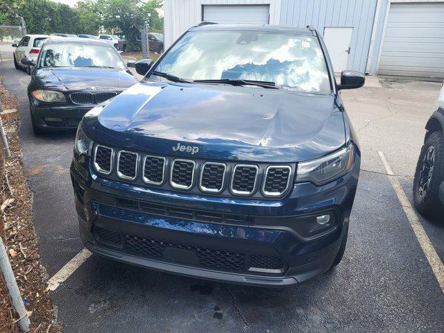 2024 Jeep Compass Latitude Lux FWD