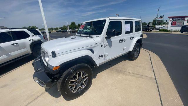 2025 Jeep Wrangler 4-Door Sahara 4x4