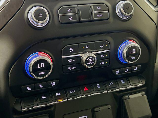 2022 GMC Sierra 1500 Limited 4WD Crew Cab Short Box AT4