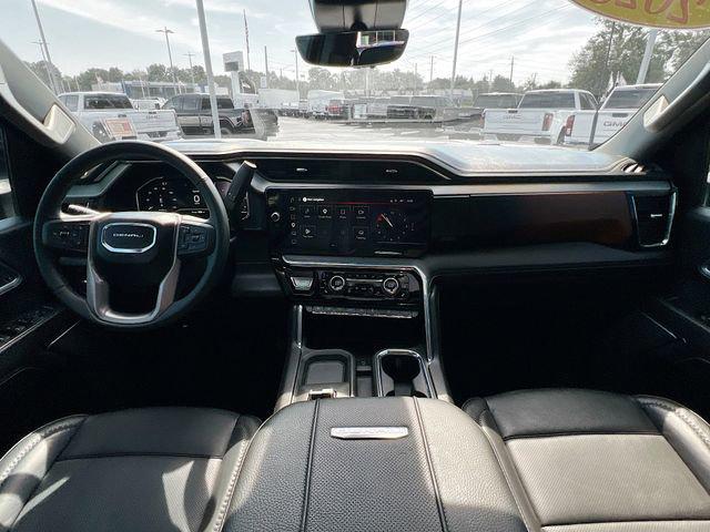2025 GMC Sierra 2500HD 4WD Crew Cab Standard Bed Denali