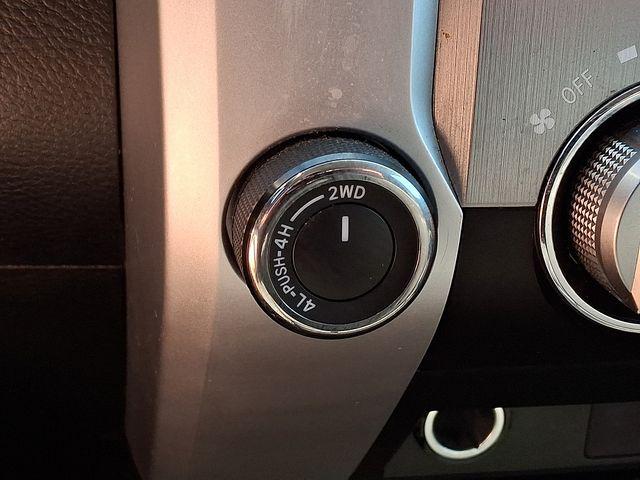 2014 Toyota Tundra SR5 5.7L V8