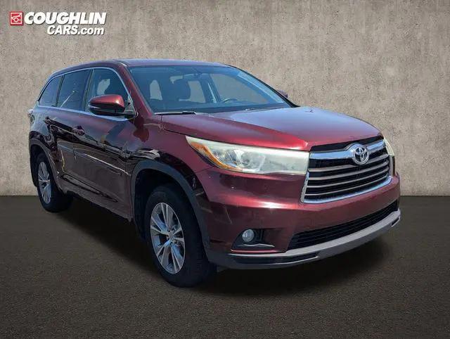 2015 Toyota Highlander LE Plus V6 for sale near Heath, OH