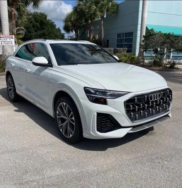 2025 Audi Q8 Premium 55 TFSI quattro
