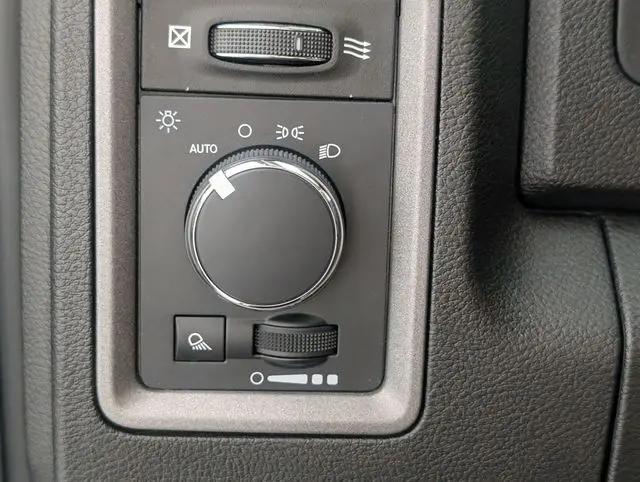 2022 Ram 1500 Classic Tradesman Crew Cab 4x4 5'7" Box