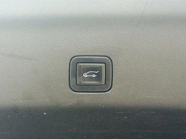 2022 GMC Yukon XL 2WD SLT