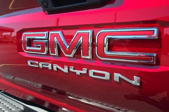 2026 GMC Canyon AT4, 4WD