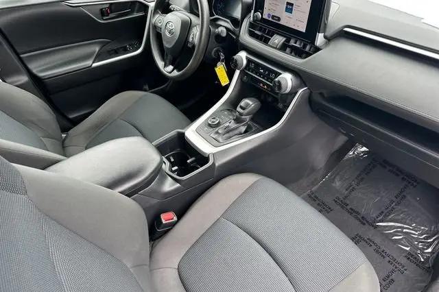 2023 Toyota RAV4 Hybrid LE
