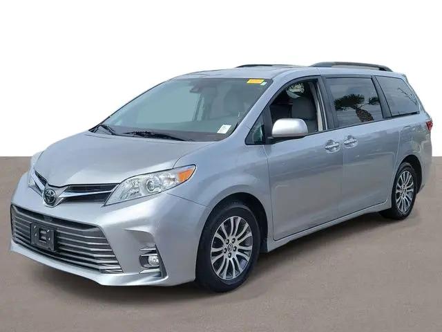 2020 Toyota Sienna XLE