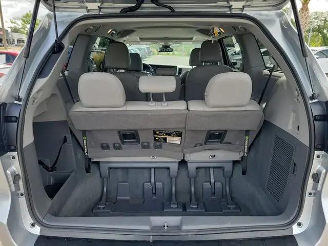 2020 Toyota Sienna XLE