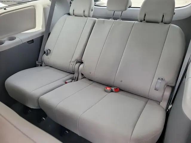2020 Toyota Sienna XLE